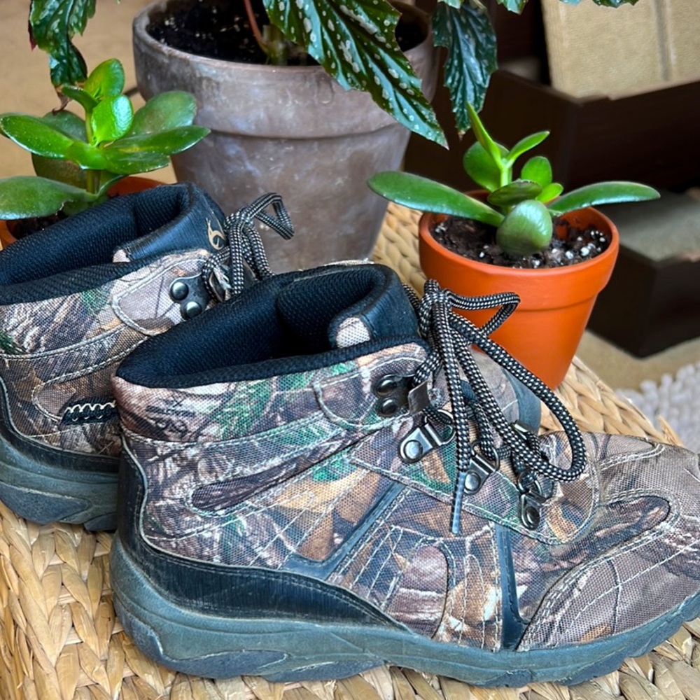 Realtree Xtra Camo Hunting/Hiking/Casual Shoes Boys/Unisex Size Youth 3